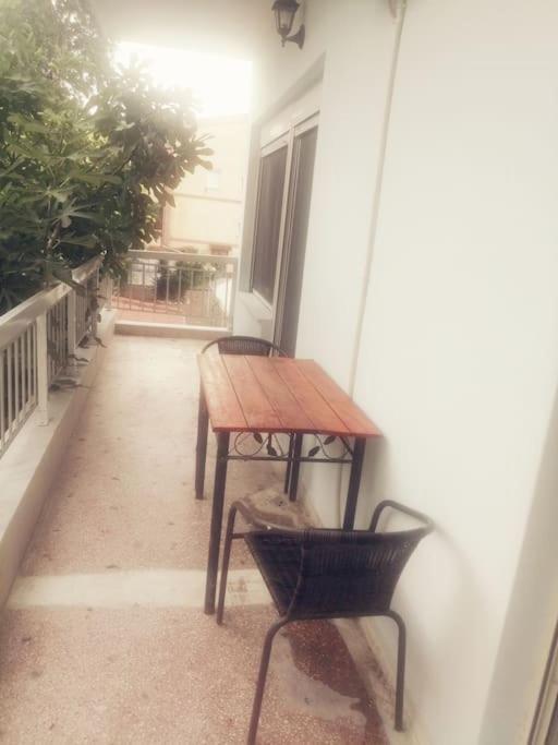 3 Room Apartment By The Beach - Free Parking Peraía Eksteriør bilde